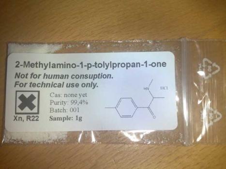 mephedrone sample (photo from mephedrone.org)