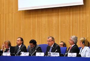 Getting down to business at the CND in Vienna (unodc.org)